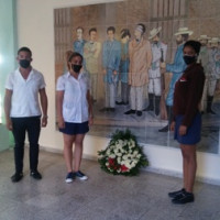 Ofrenda floral por el aniversario del fusilamiento de los ocho estudiantes de medicina